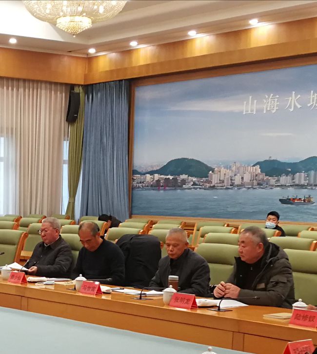 参加台州市党代会报告（征求意见稿）座谈会